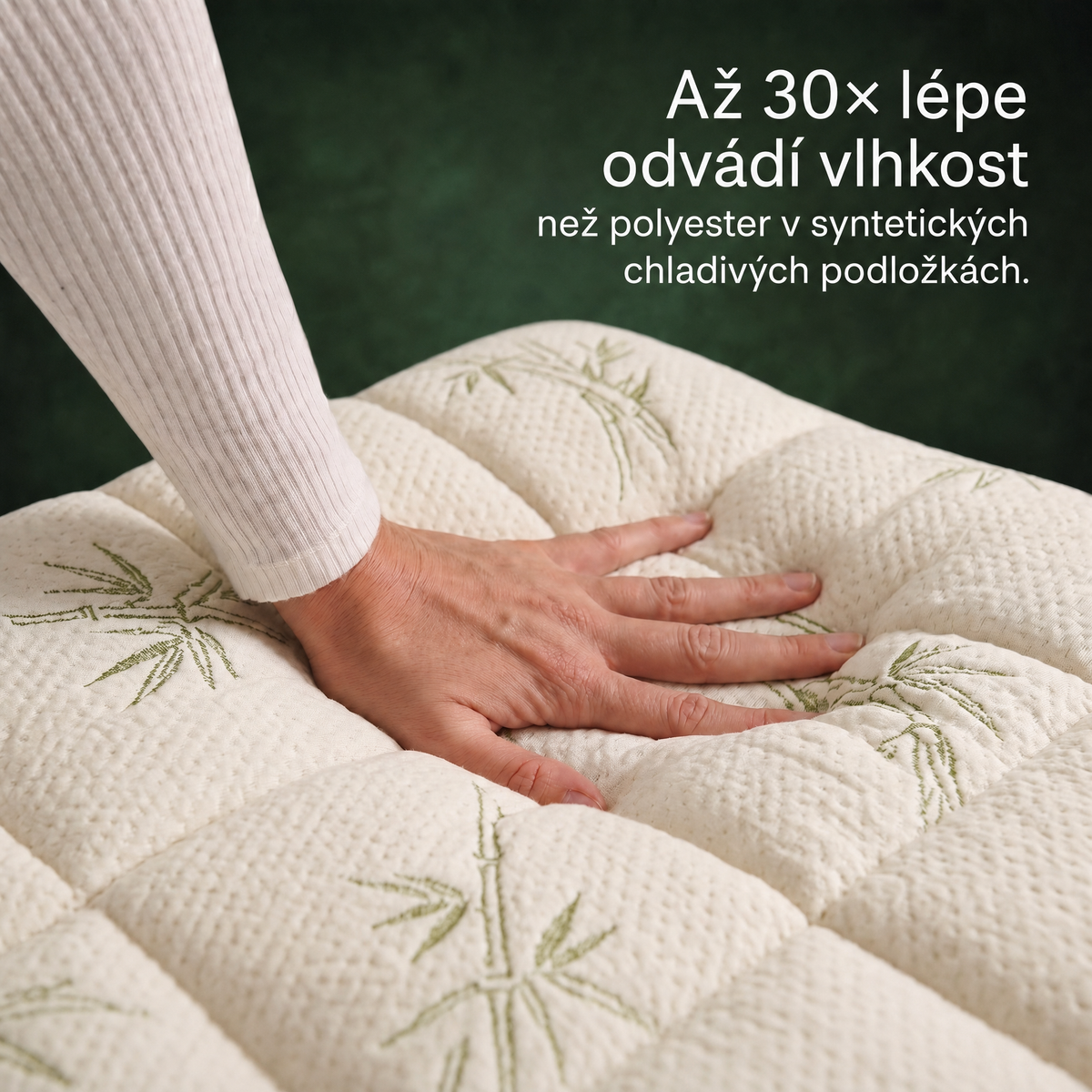 Detail potahu Kumora, až 30× savější